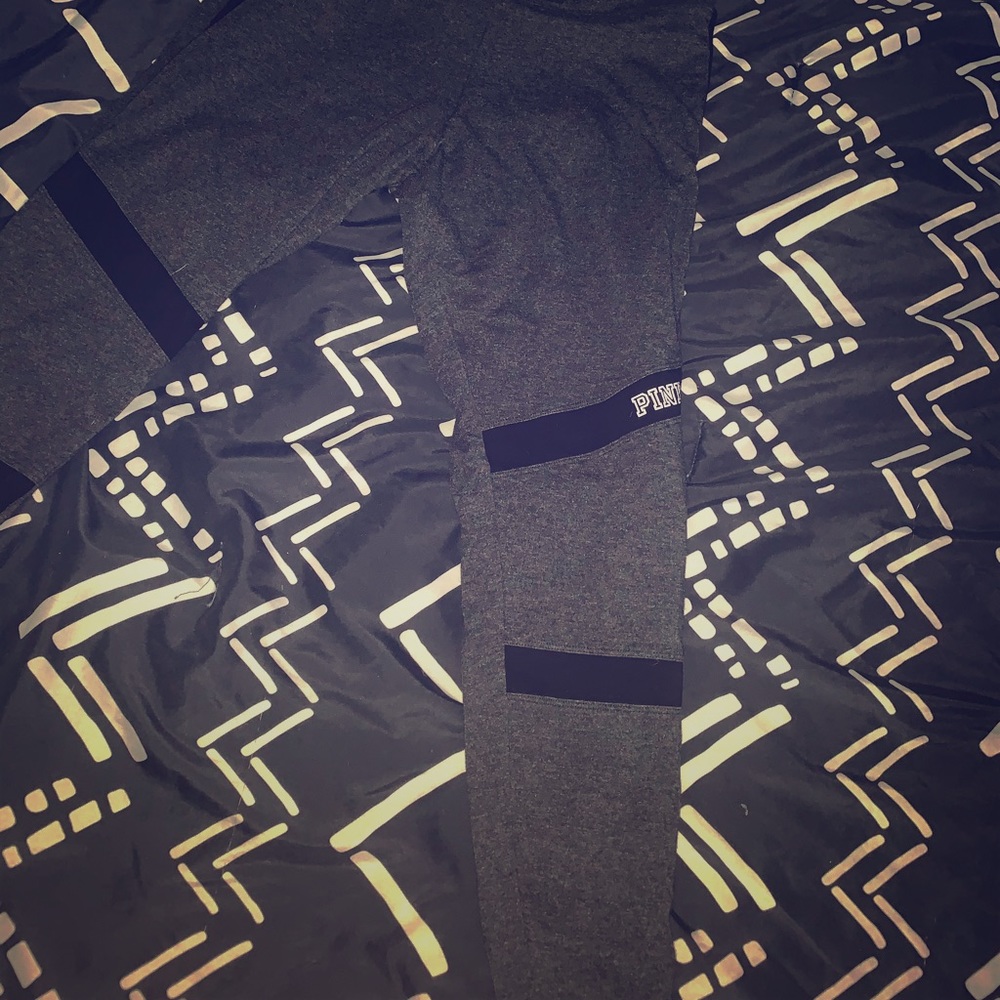 Victoria secret cropped leggings 😜